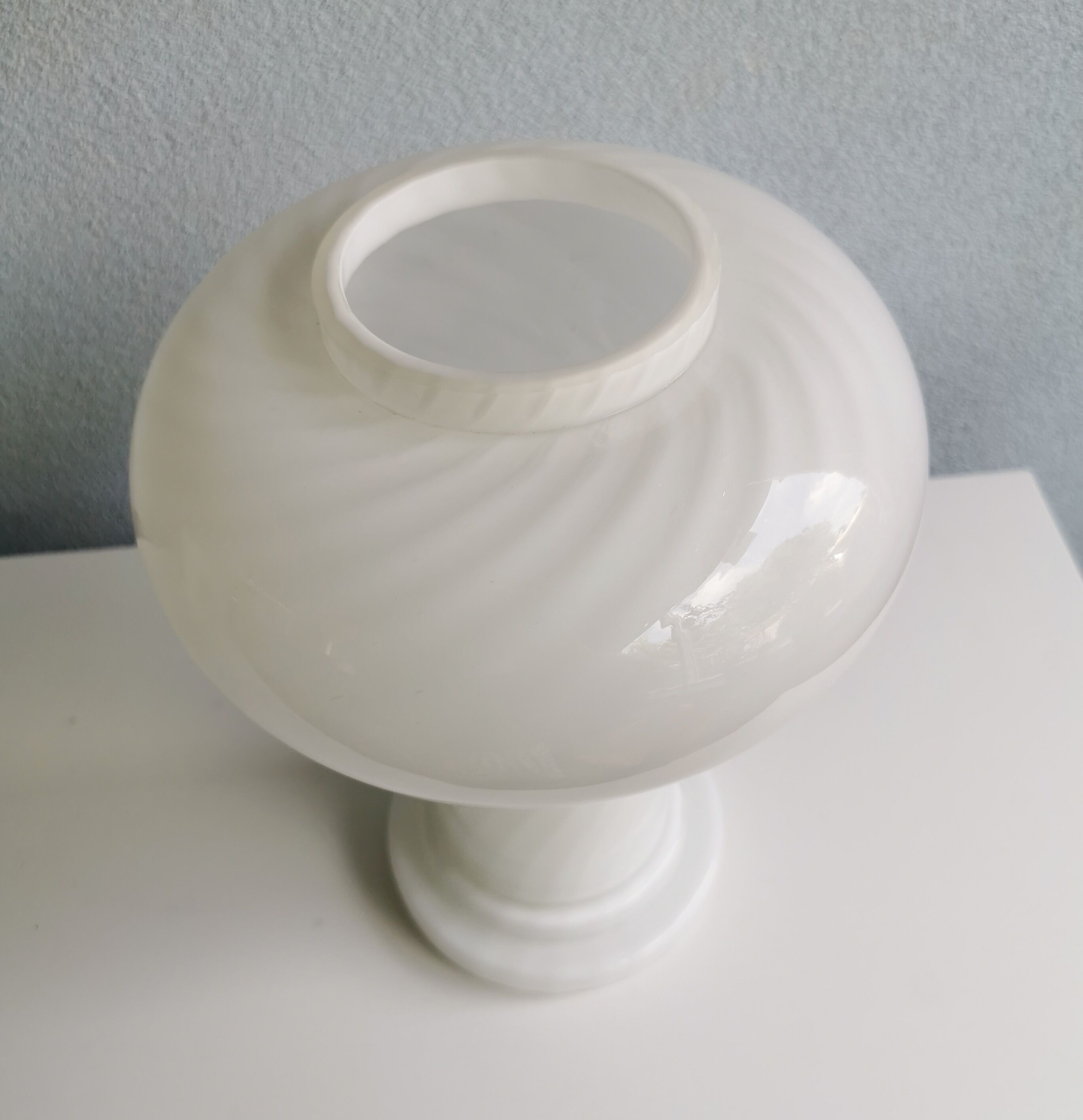 Set of 2 white glass mushroom table lamps, eighties