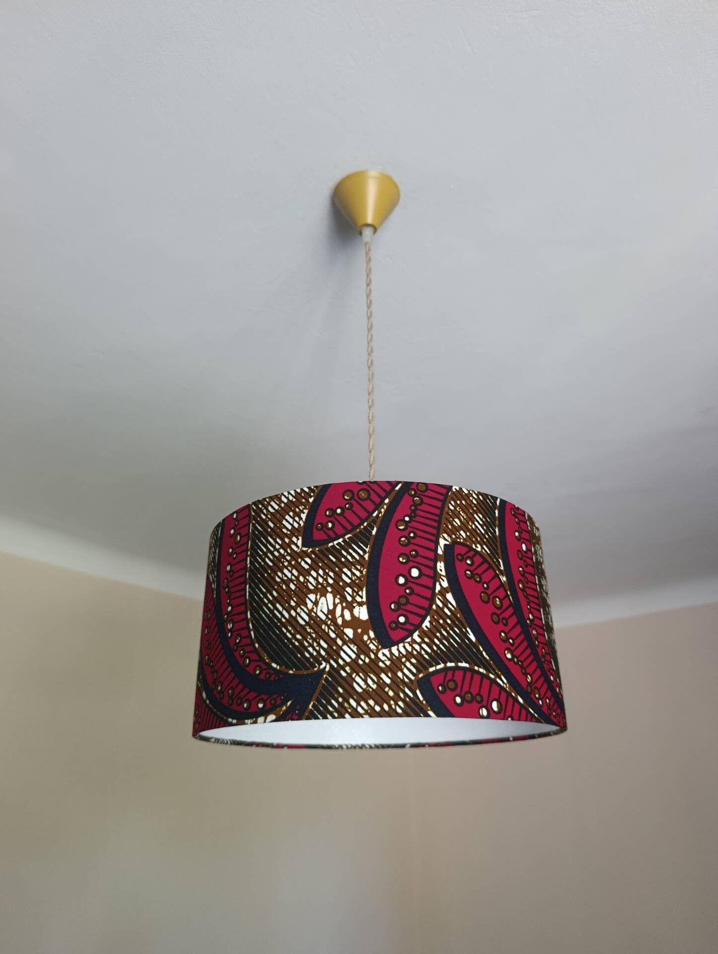 Lampshade / fabric suspension with ethnic printed wax