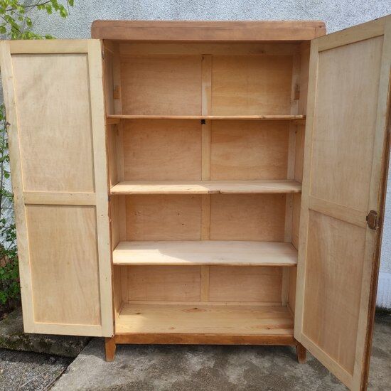 Parisian wardrobe, linen