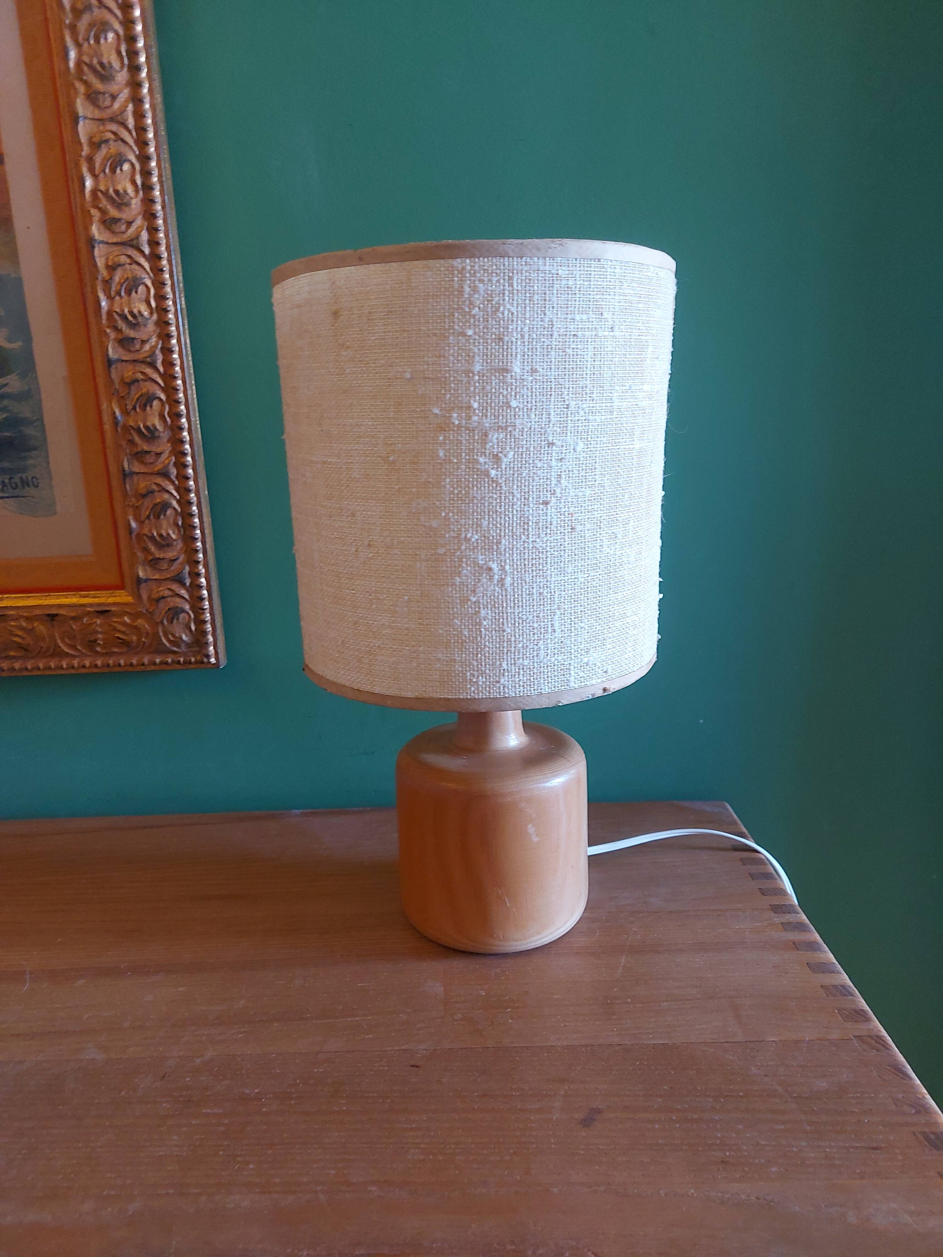 VINTAGE WOODEN TABLE LAMP
