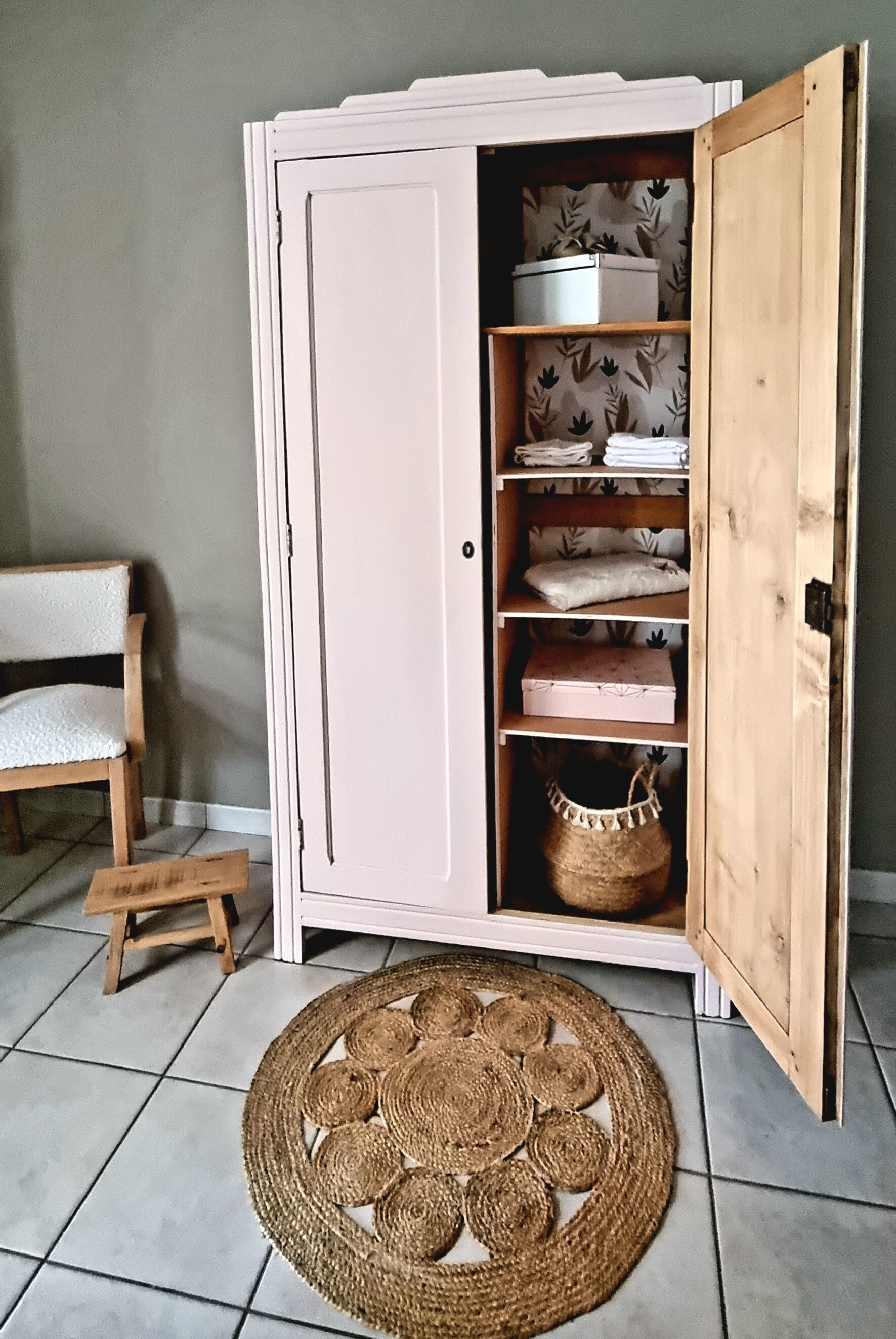 Wardrobe girl 2 doors pale pink