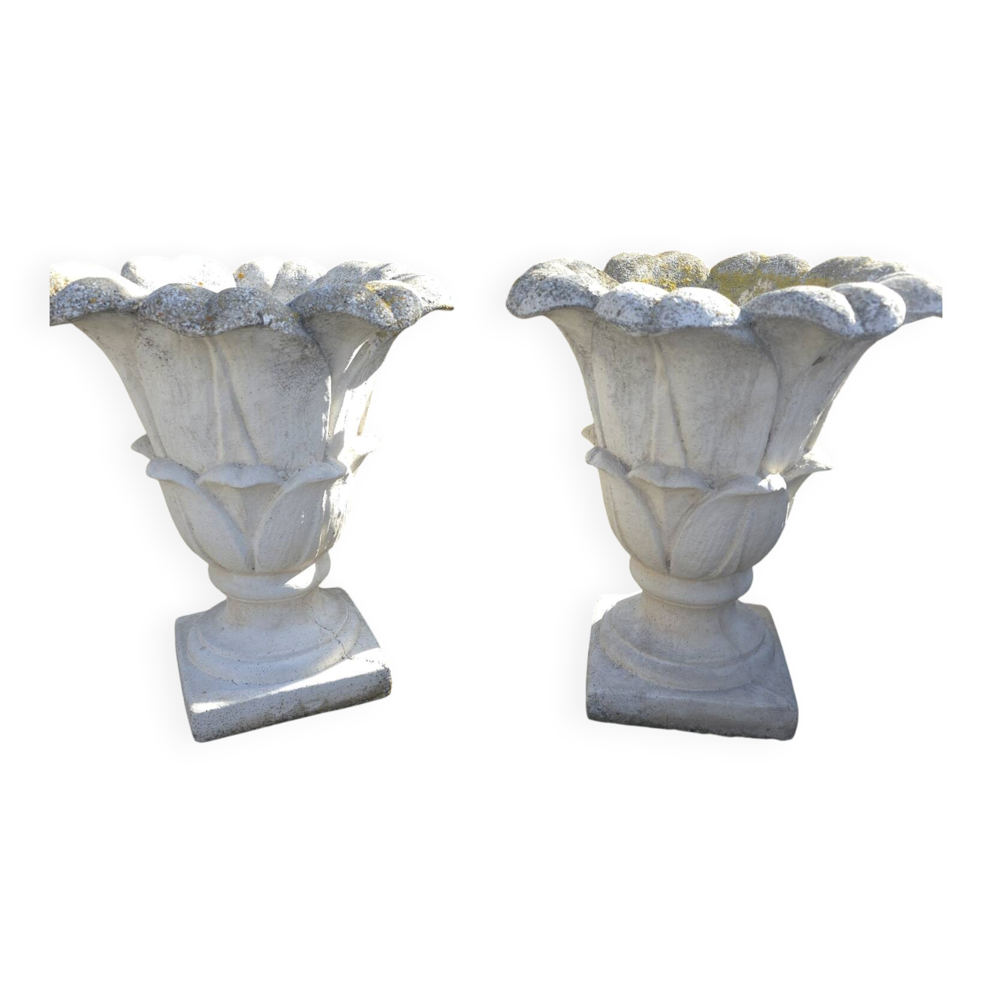 Vases en pierre reconstituée en forme de tulipe (la paire)
