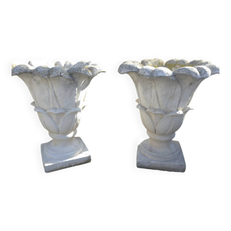 Reconstituted stone vases in the shape of tulips (the pair)