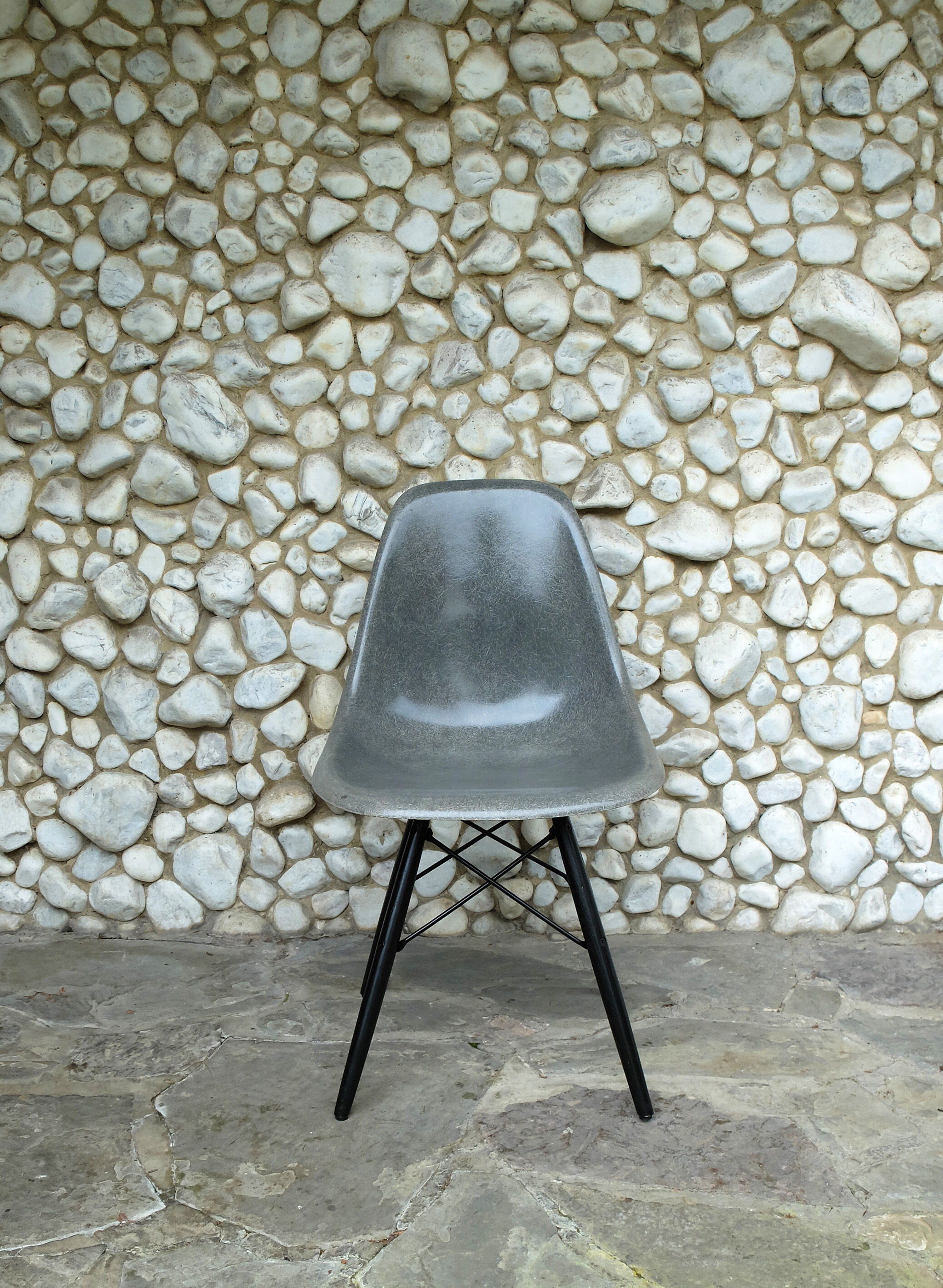 DSW Charles & Ray Eames Chair for Herman Miller Grey Elephant Grey Dowel