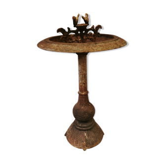 Bain d'oiseaux en fonte