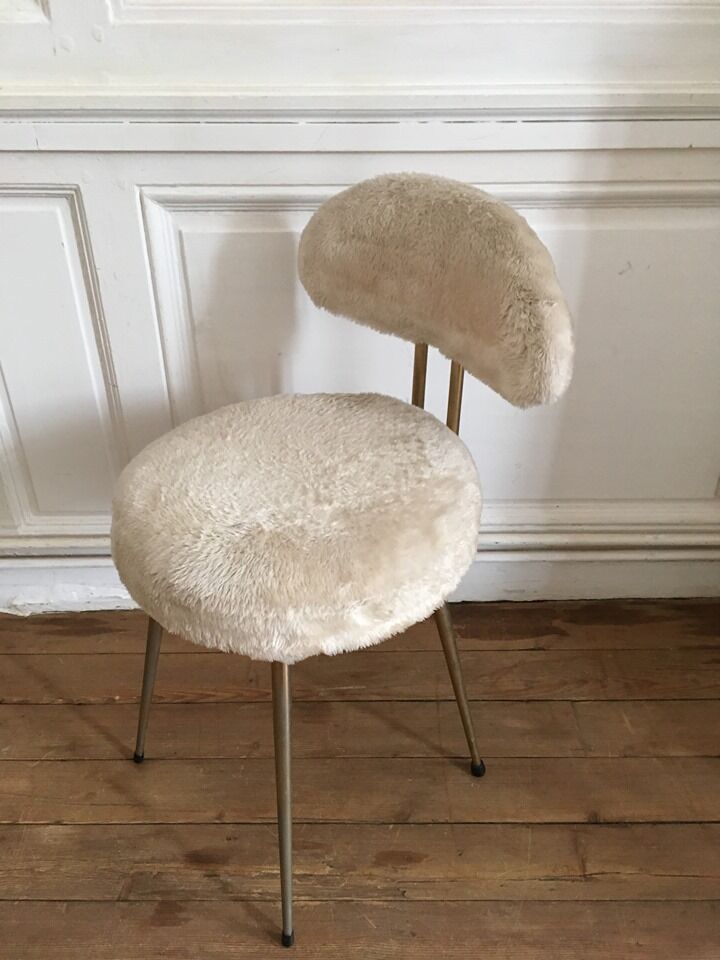 Vintage moumoute chair
