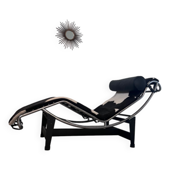 LC4 Le Corbusier Cassina edition lounge chair in vintage cowhide