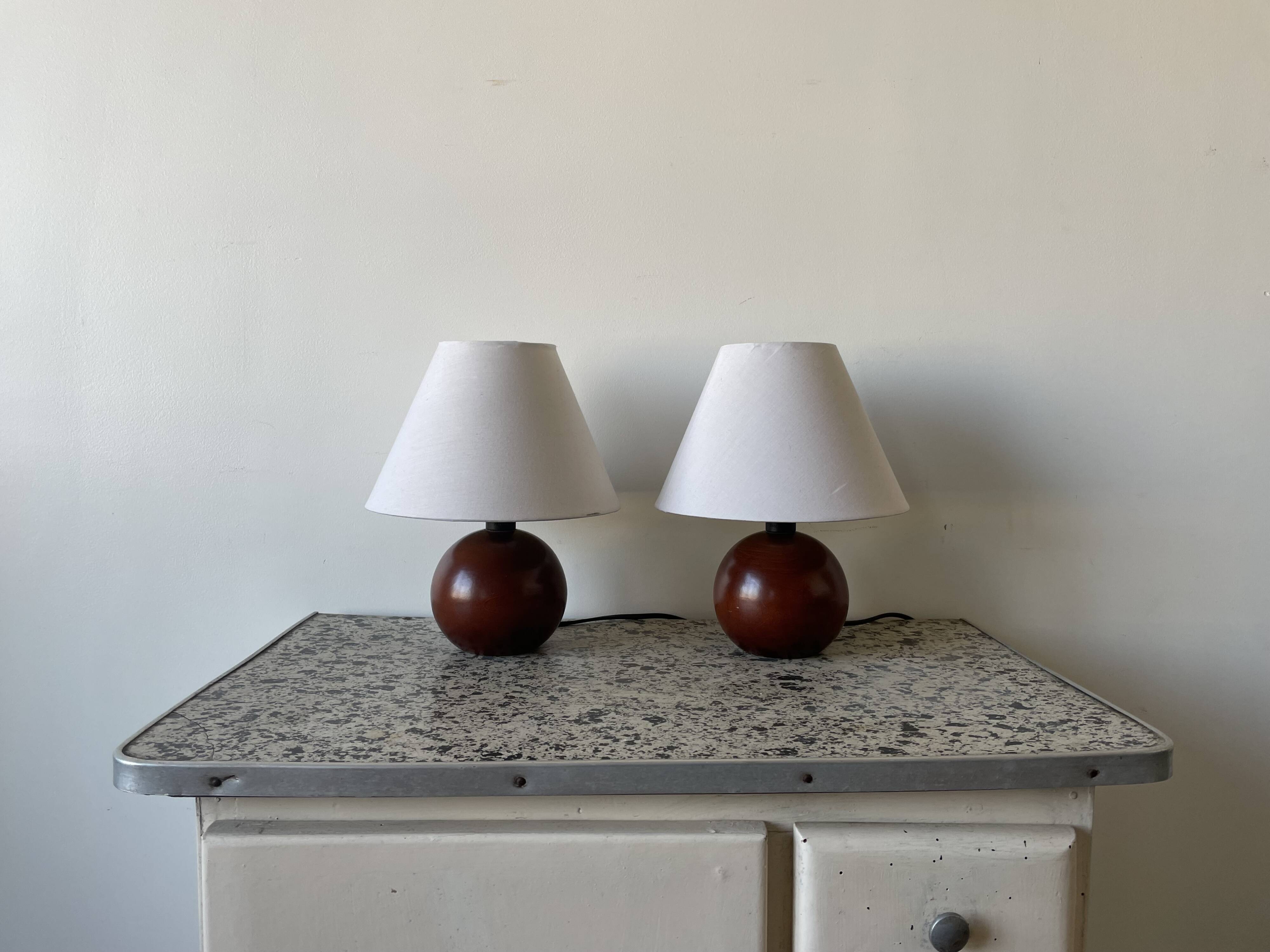 Set of 2 wooden ball lamps