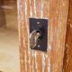 Armoire pied compas en chêne blond