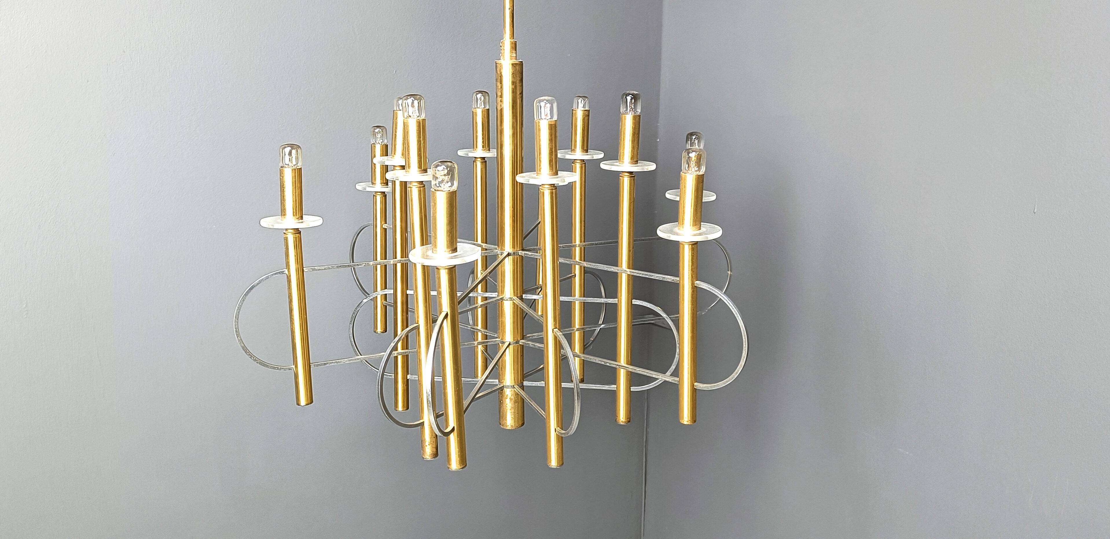 Sculptural chandelier by Gaetano Sciolari, 1970.