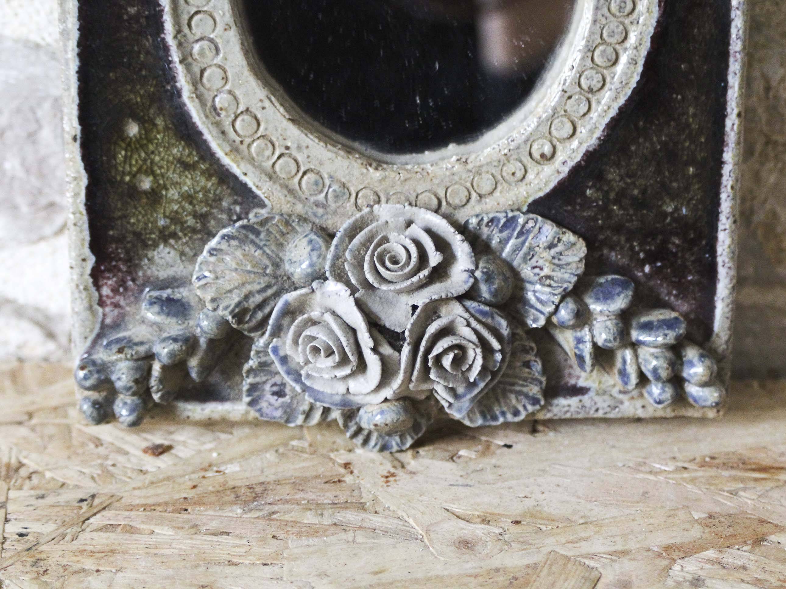 Ceramic mirror decorated with flowers