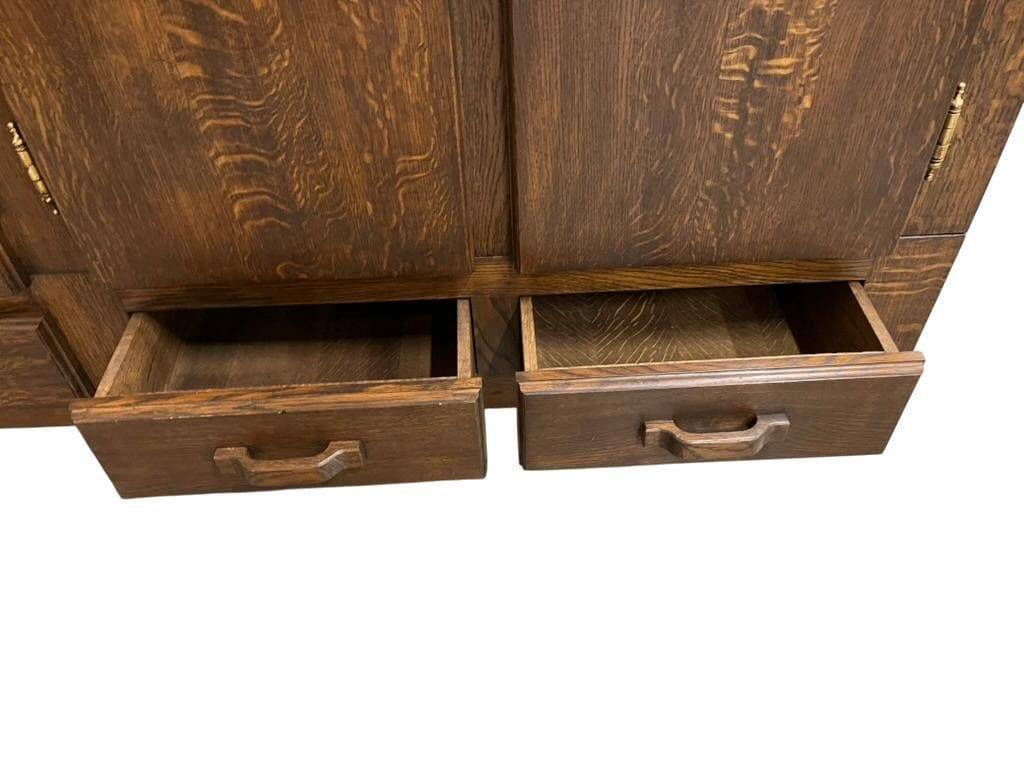 Vintage wooden sideboard / midboard