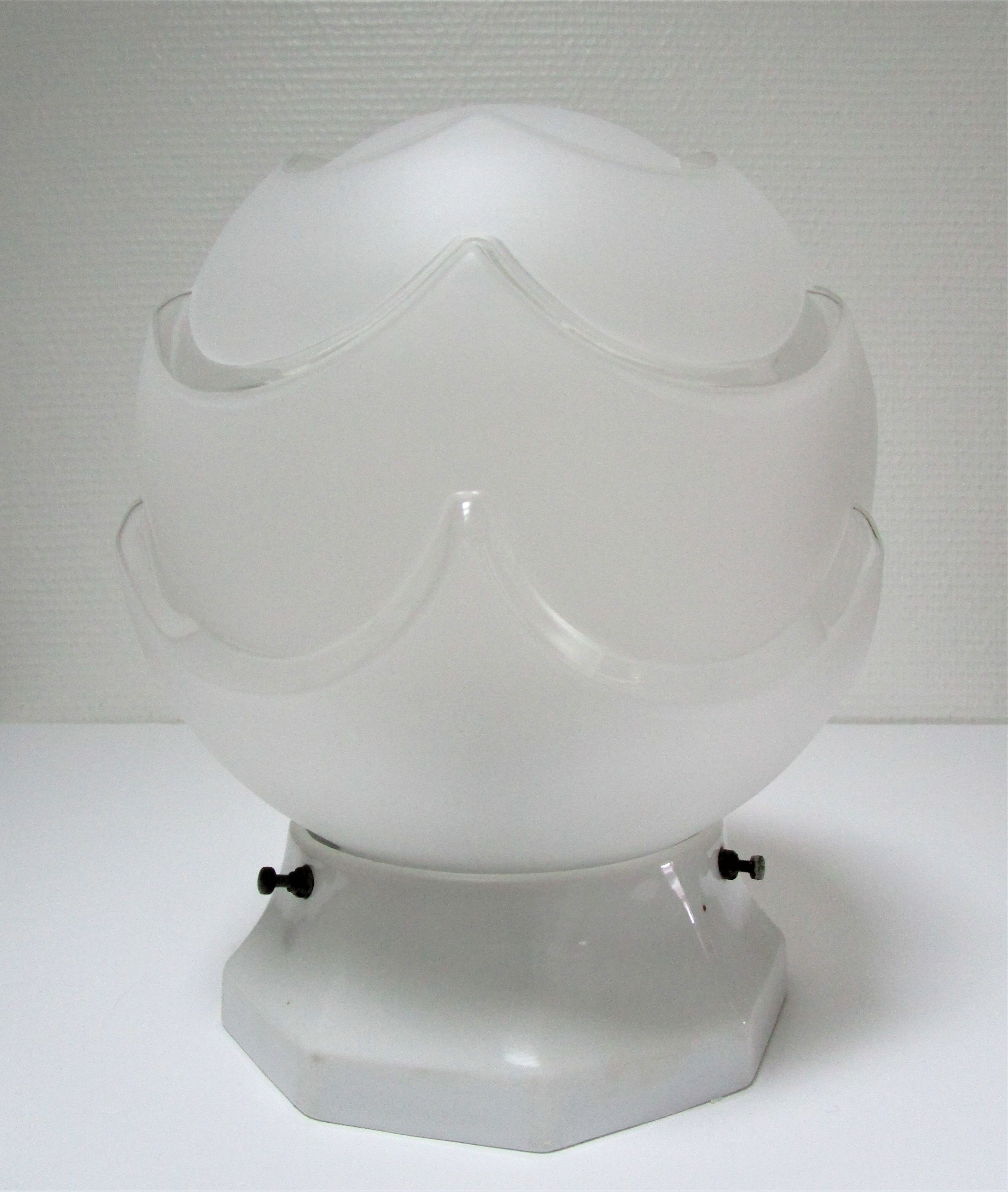 Porcelain ball lamp and art deco style glass