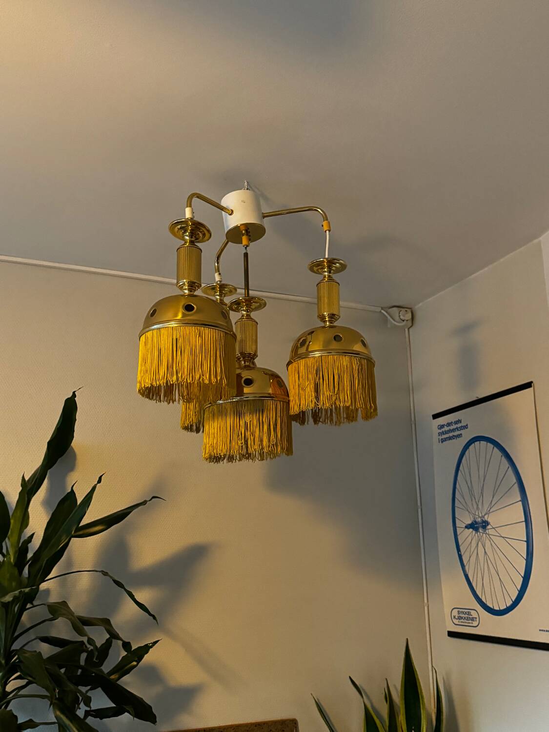 Lustre 3 feux en laiton doré par Sölken, années 1970