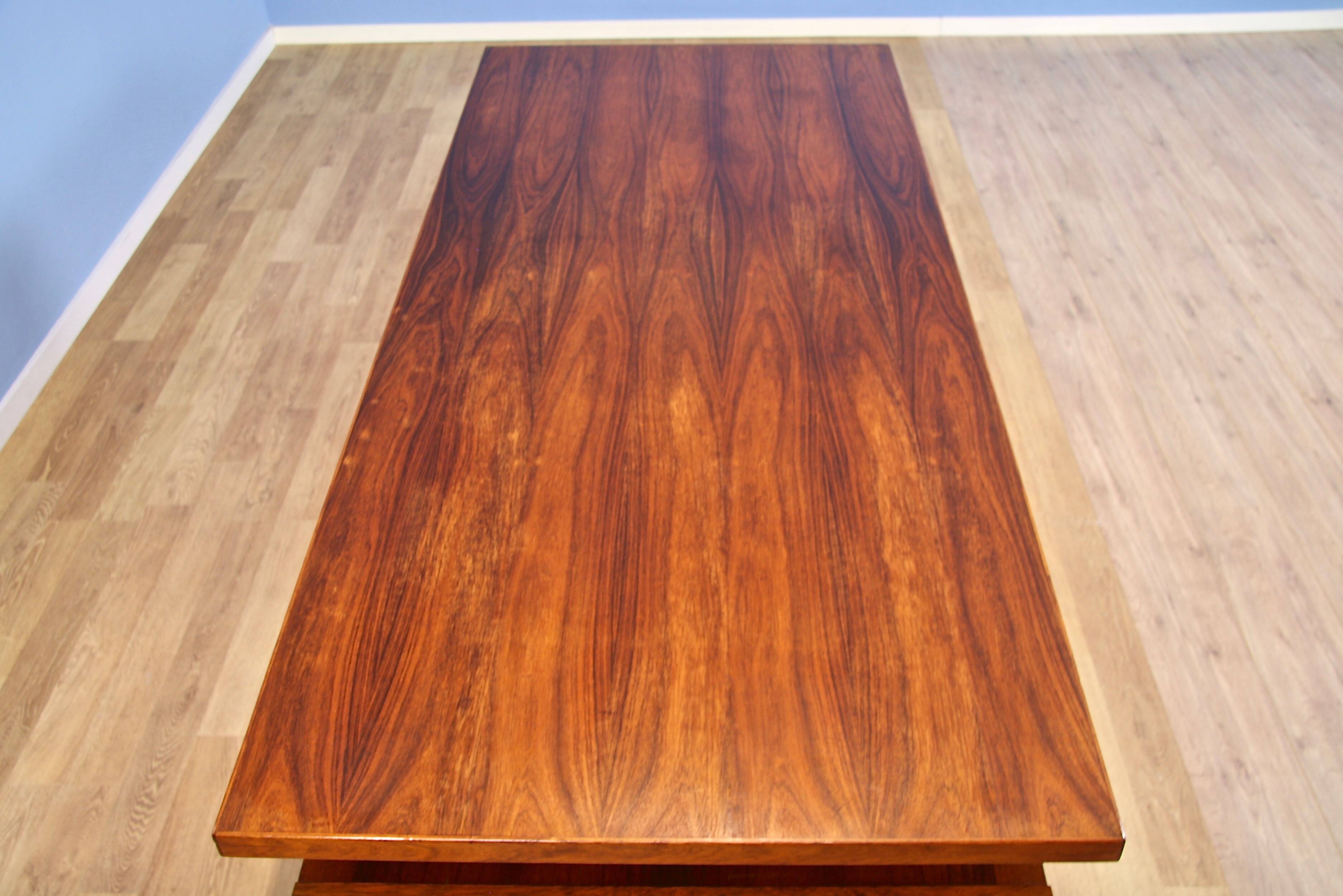 Freestanding Dutch writing desk in rosewood by Kho Liang Ie for Fristho 60s