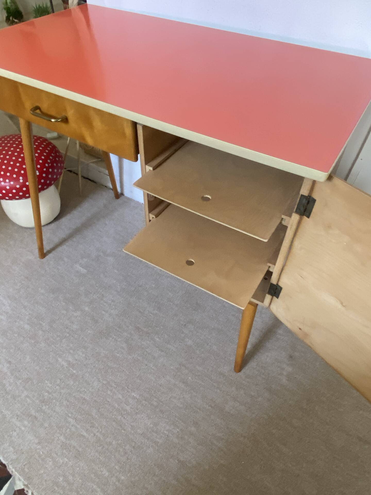 Bureau Baumann Vintage 60’s