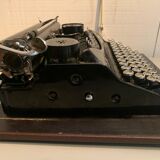Portable typewriter