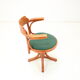 Chaise pivotante réglable en hauteur par Ton