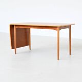 Hans Wegner drop-leaf dining table in beach and teak Denmark 1950