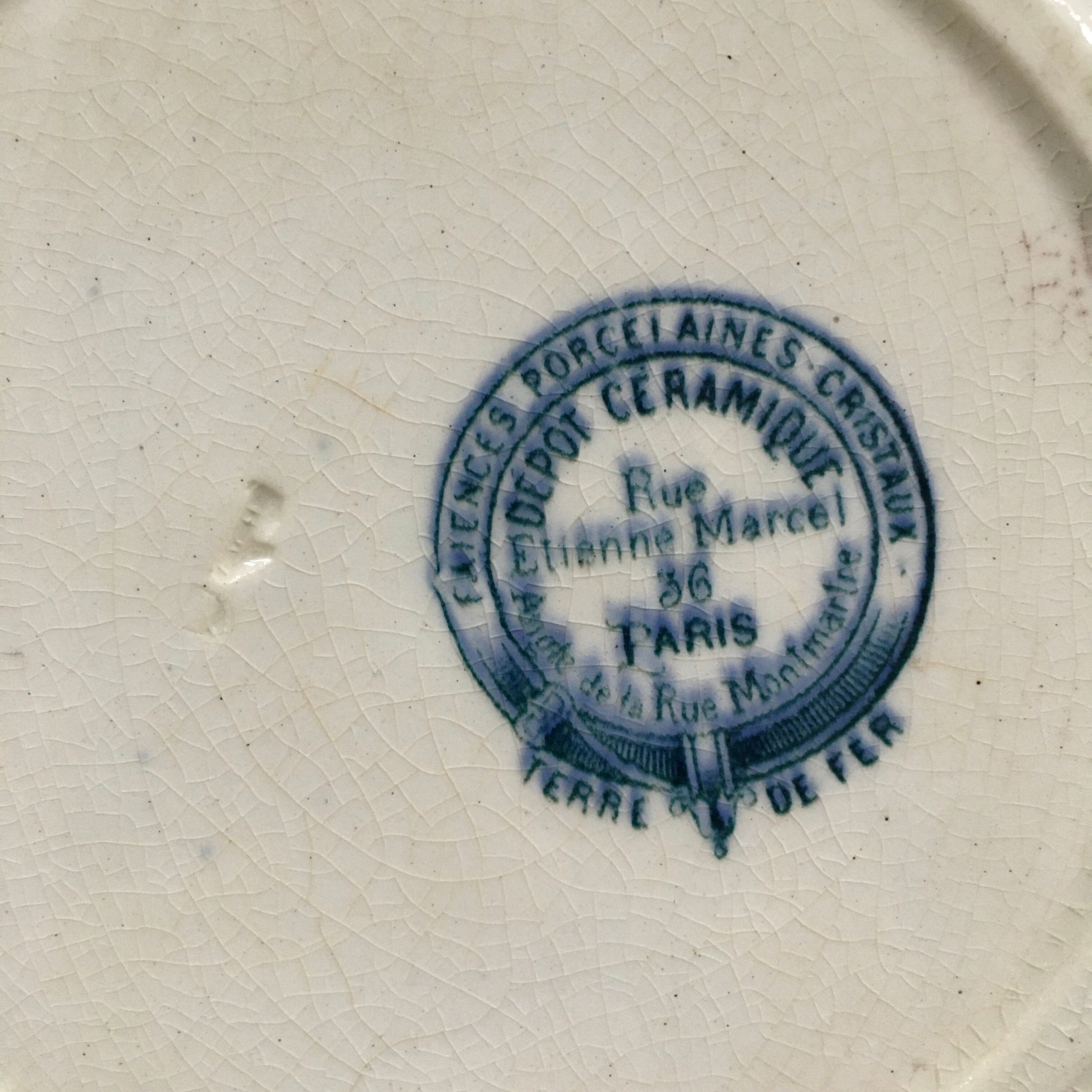 Lot 3 assiettes terre de fer