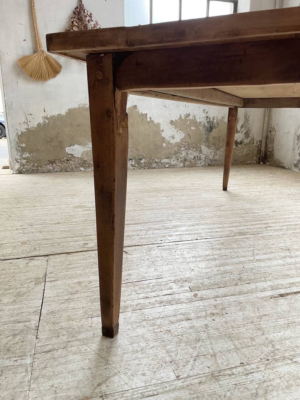 Farmhouse table with spindle legs 2m