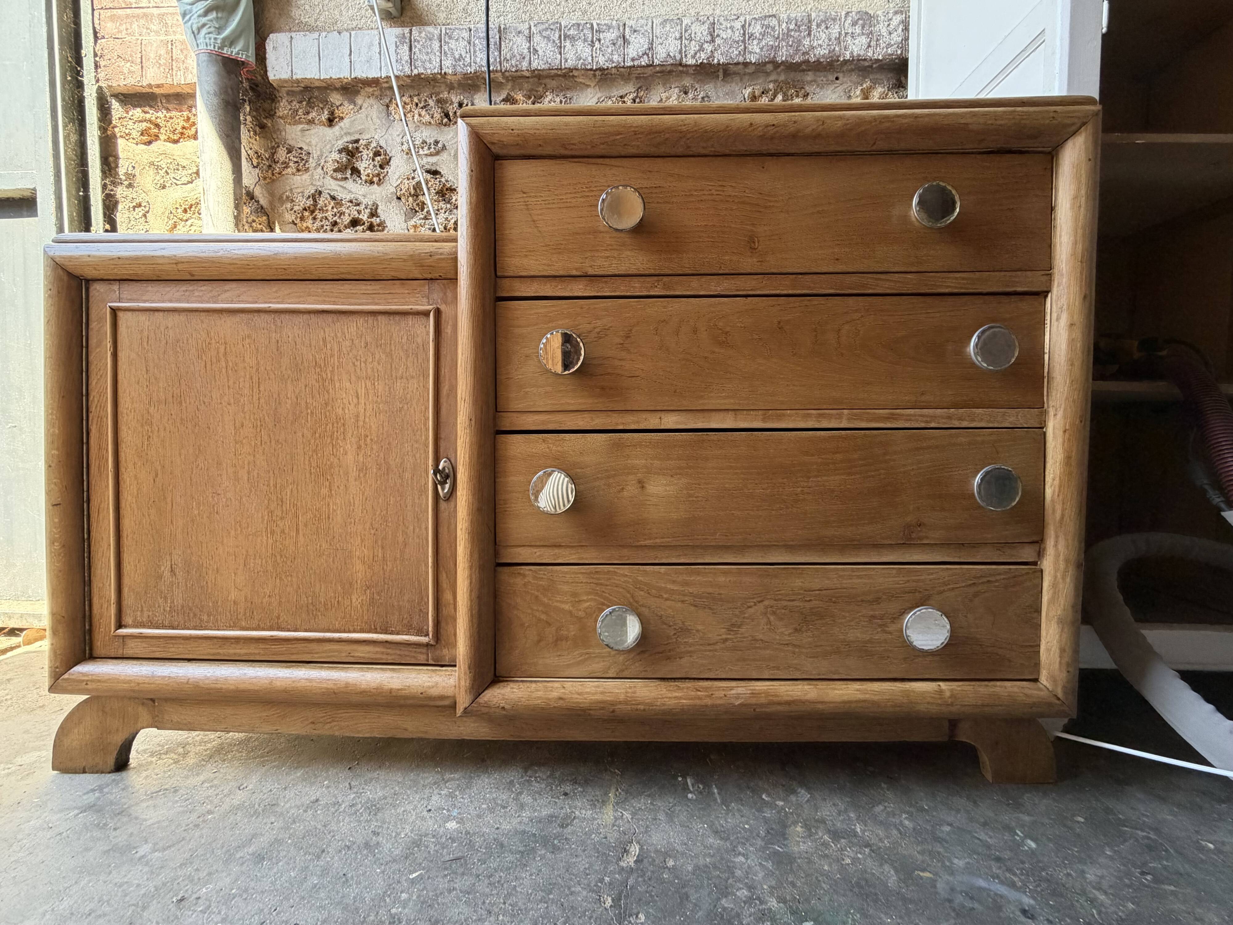 Commode asymétrique art déco chêne brut rénovée