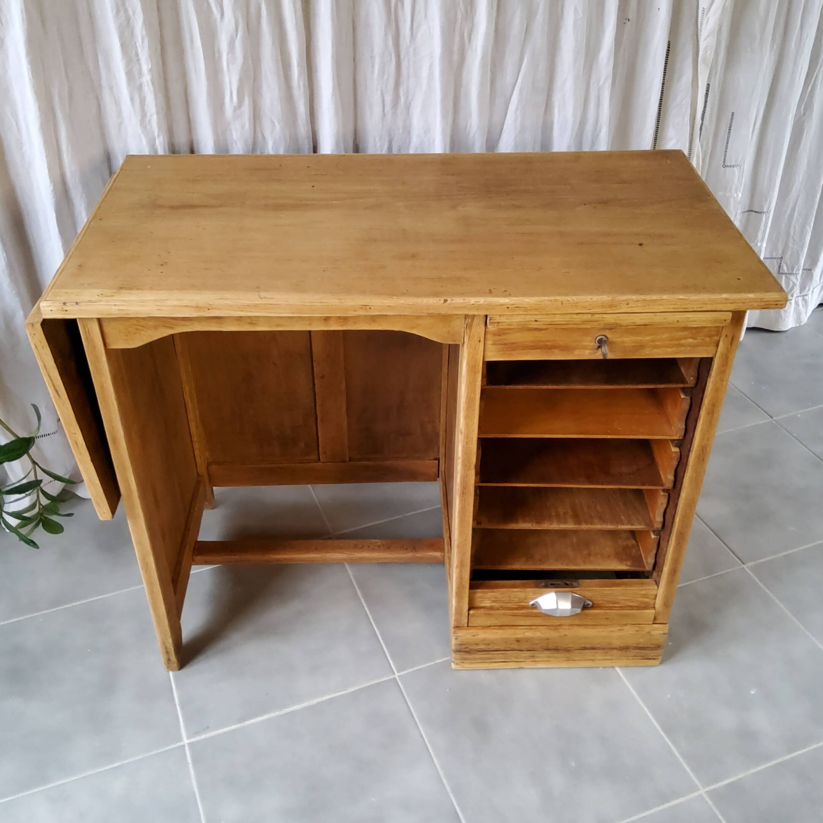 40s/50s desk with curtain