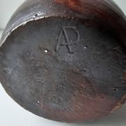 Vase boule en céramique signé Anthony Pitot