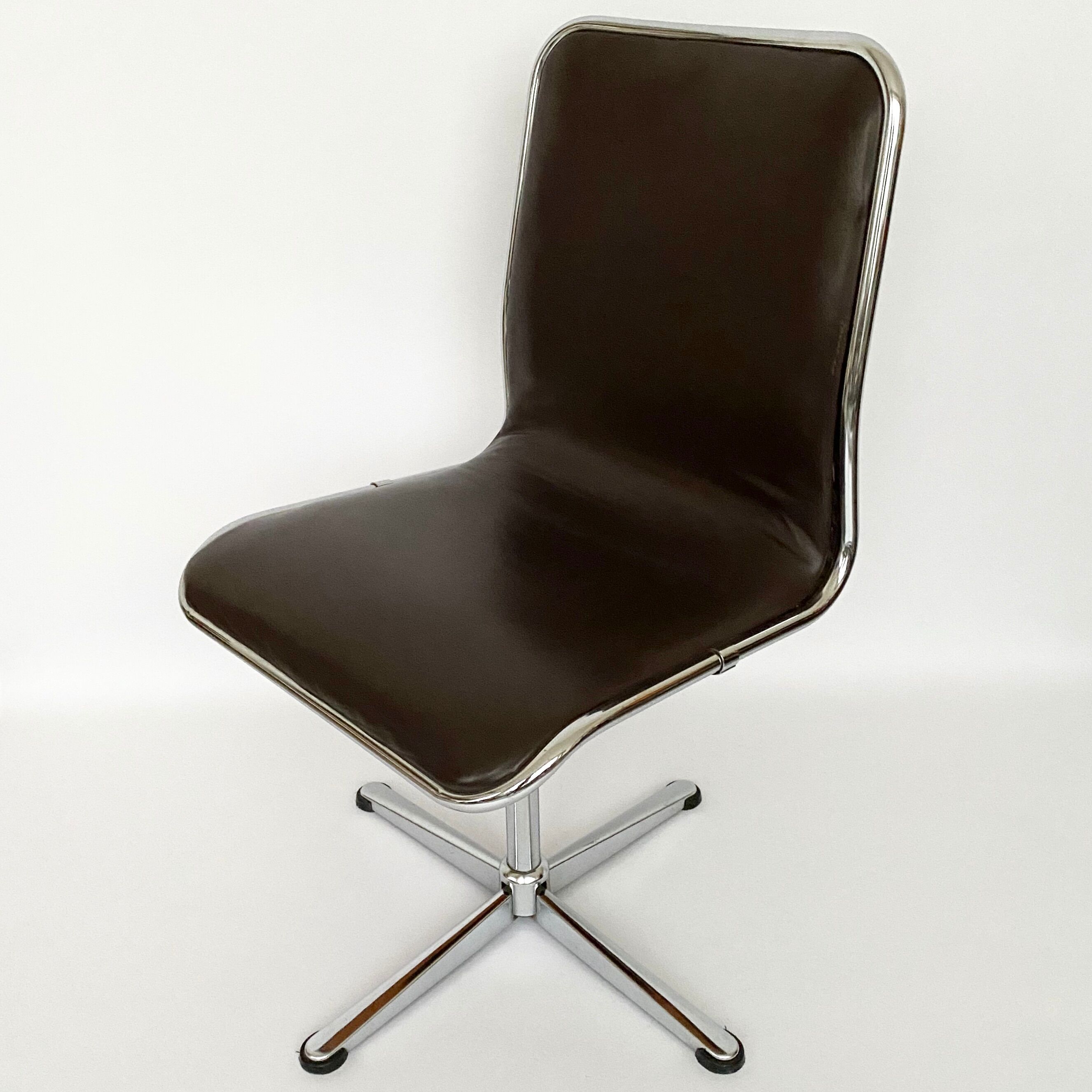 Vintage 70s leather chairs