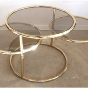 Table d’appoint tournante à 3 niveaux plaquée or
