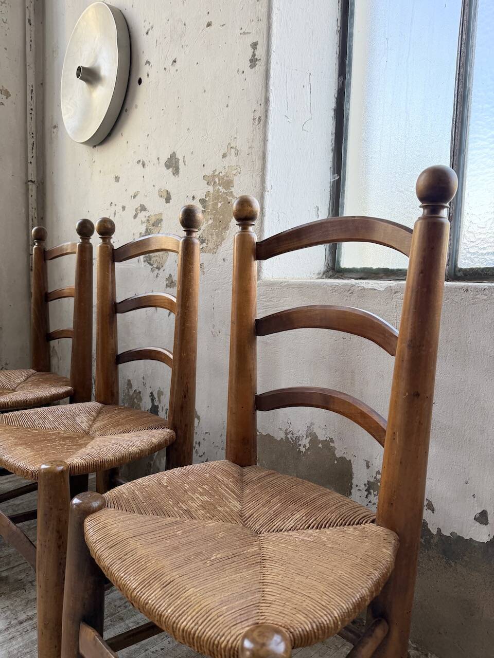 Set of 4 oak and straw chairs Dudouyt 1940