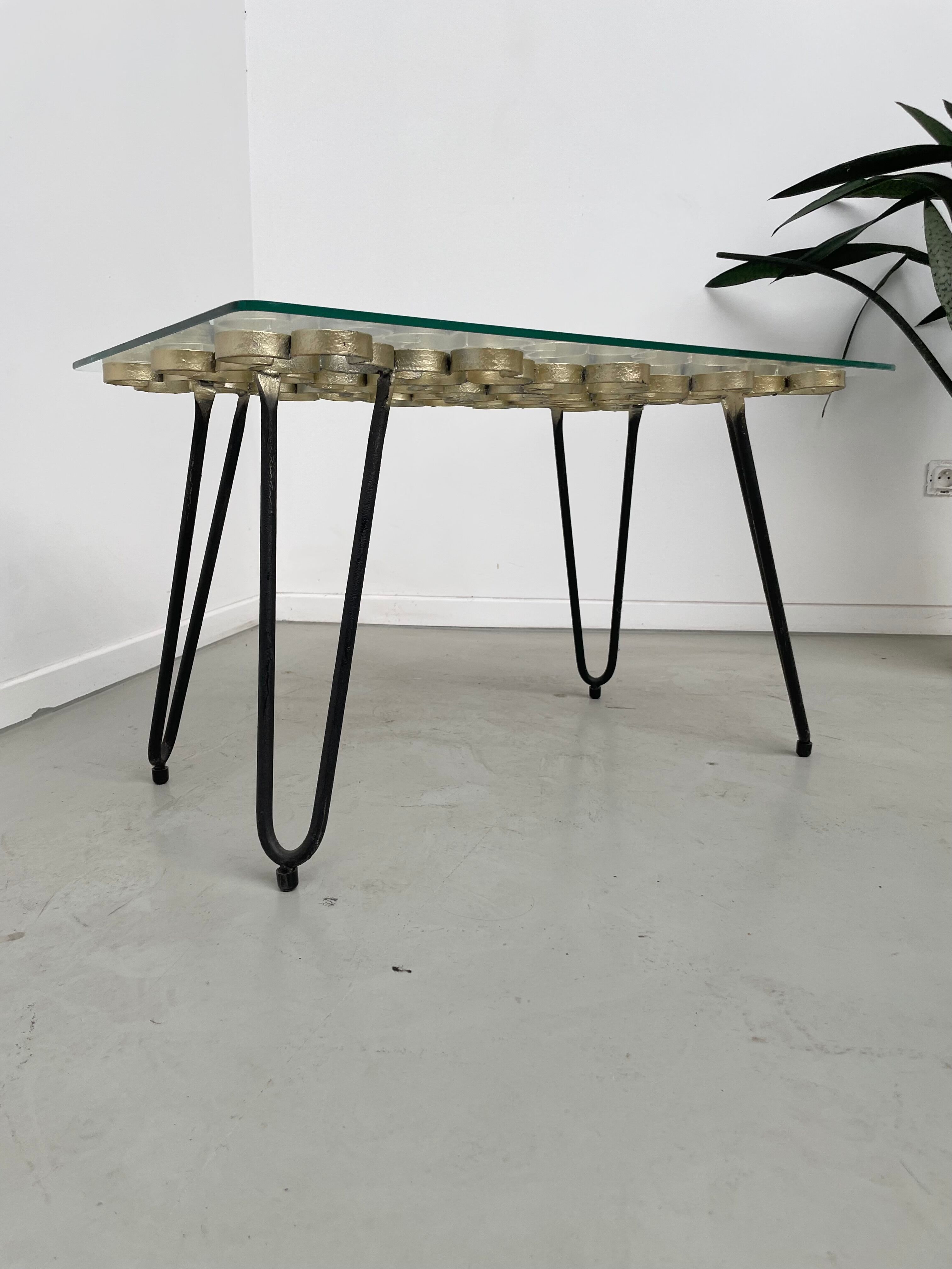 Coffee table 50s golden clover