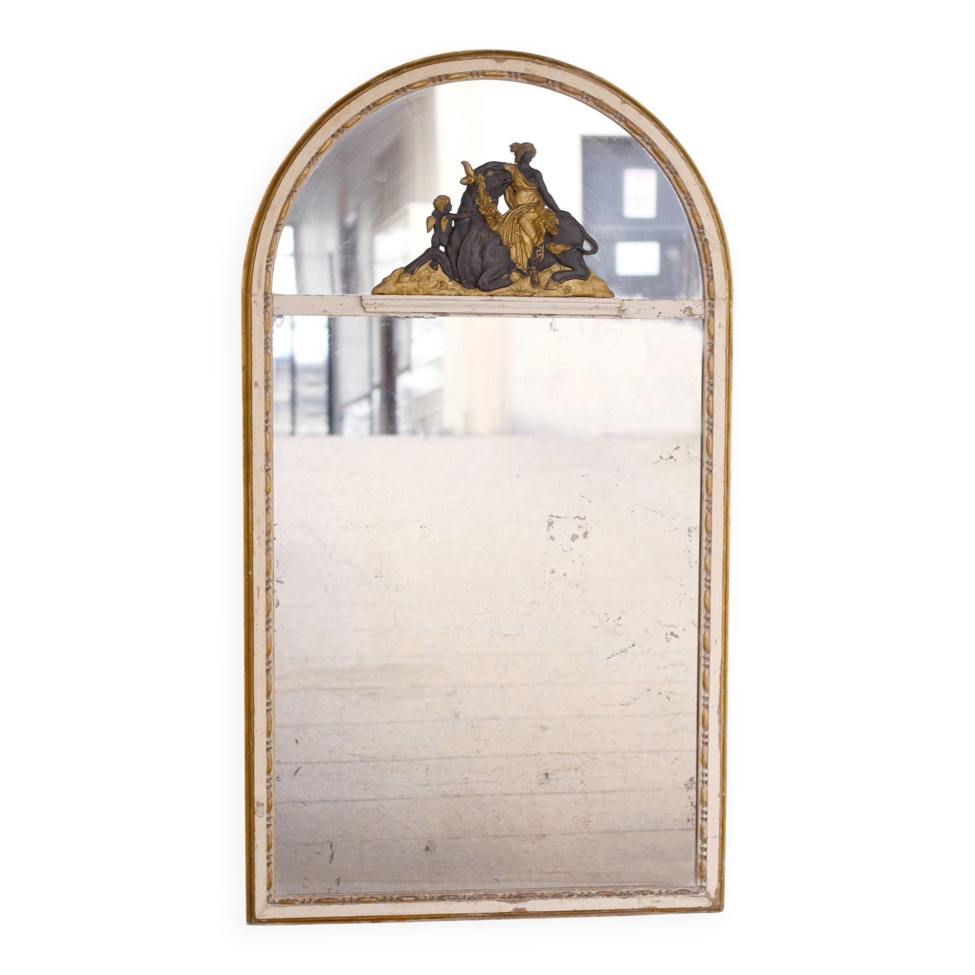 Extraordinary trumeau with bas-relief (circa 1800)