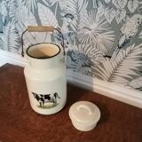 Enamelled milk broc