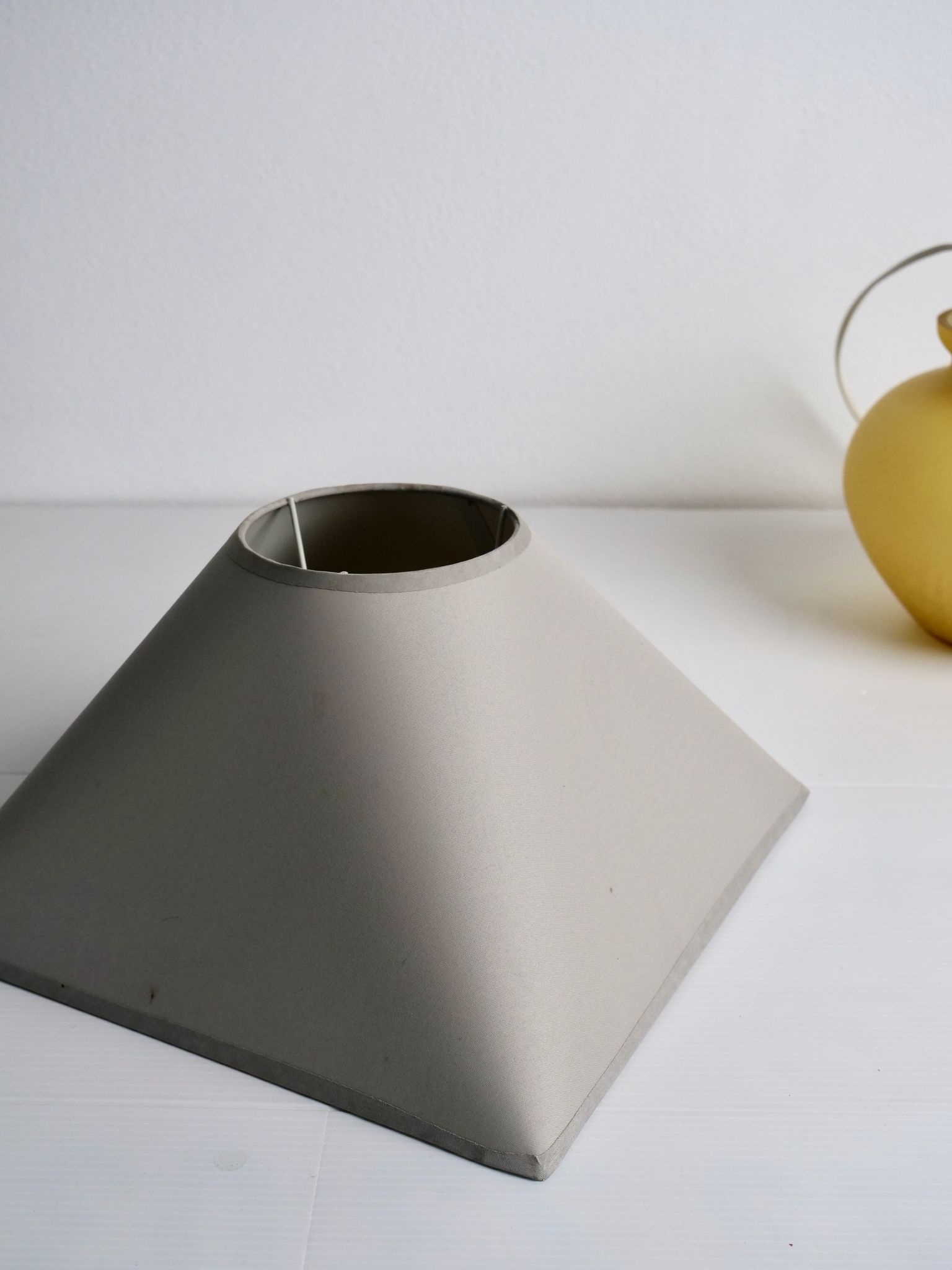 Melarti yellow sandblasted opaline lamp