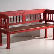 Banc ancien peint rouge en pin à dossier tourné – Europe centrale, vers 1900