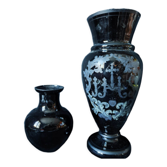 2 black glass vases screen-printed