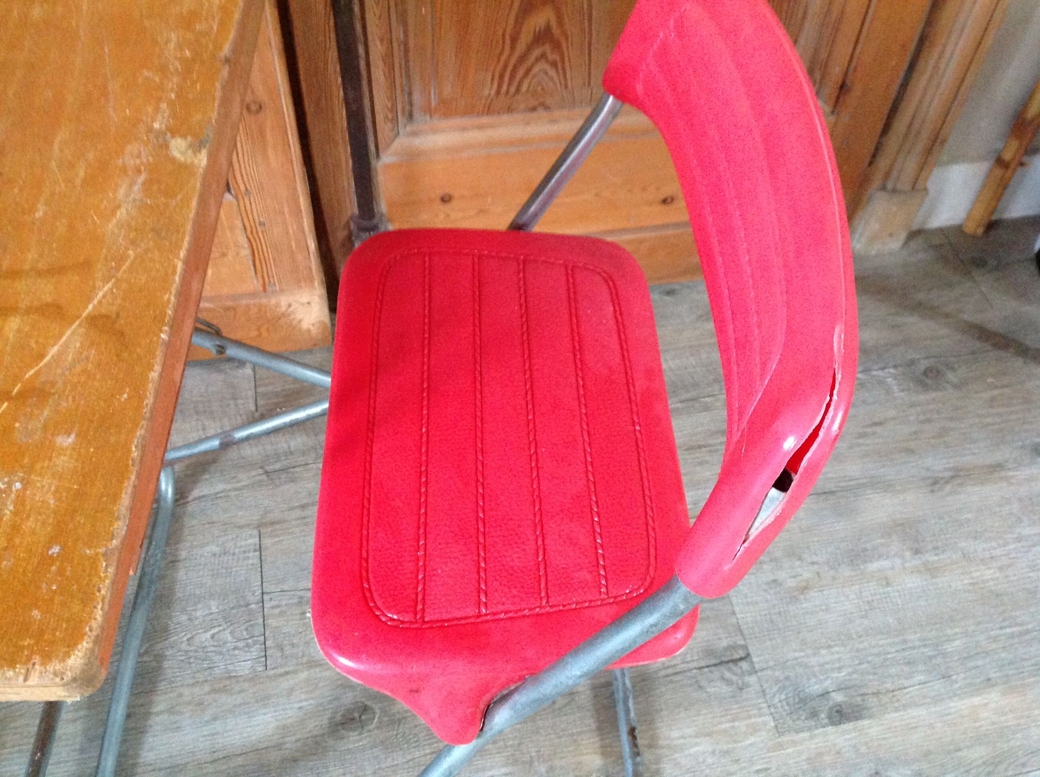 Folding child desk