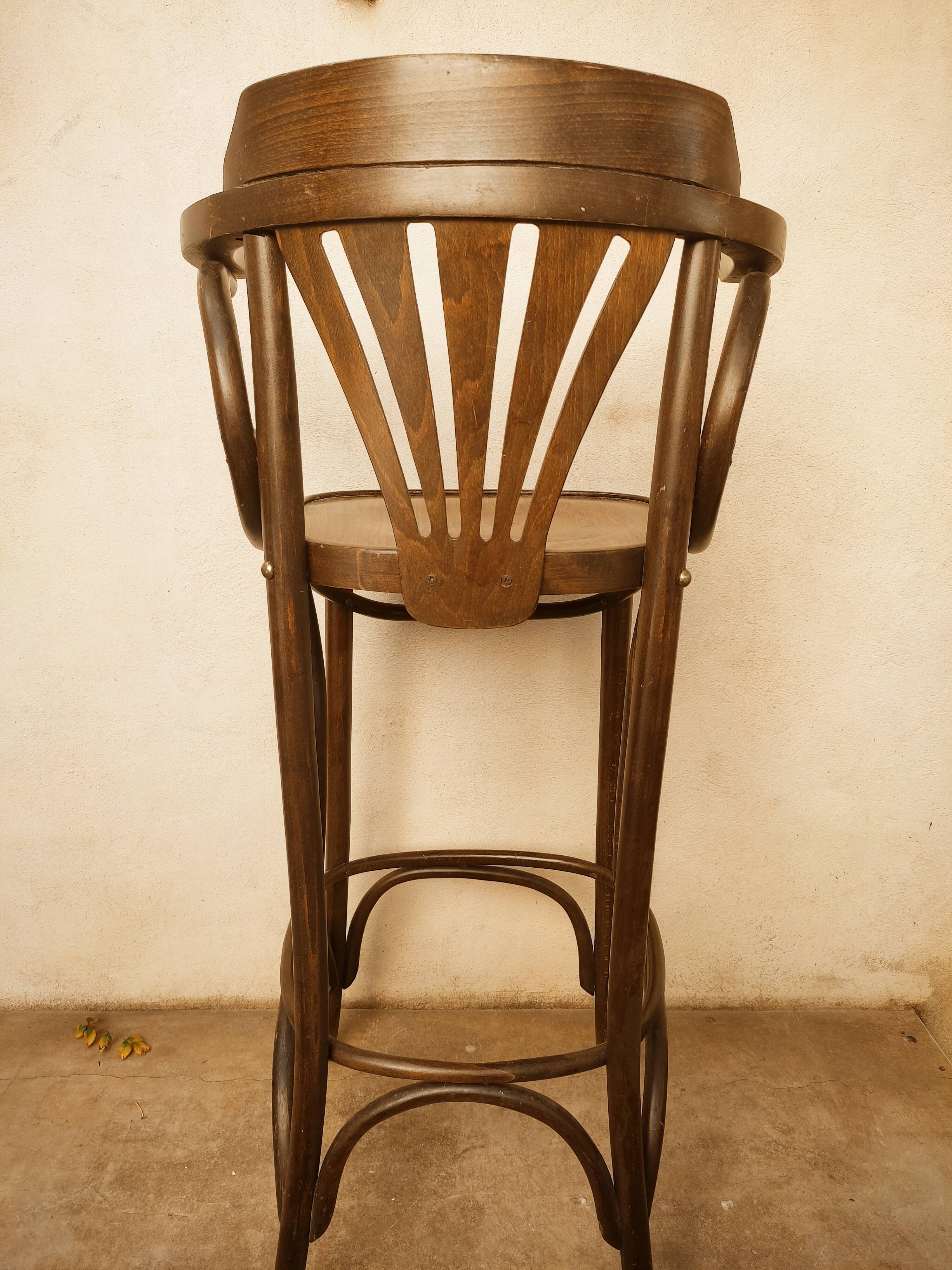 Chaise de bar en bois courbé