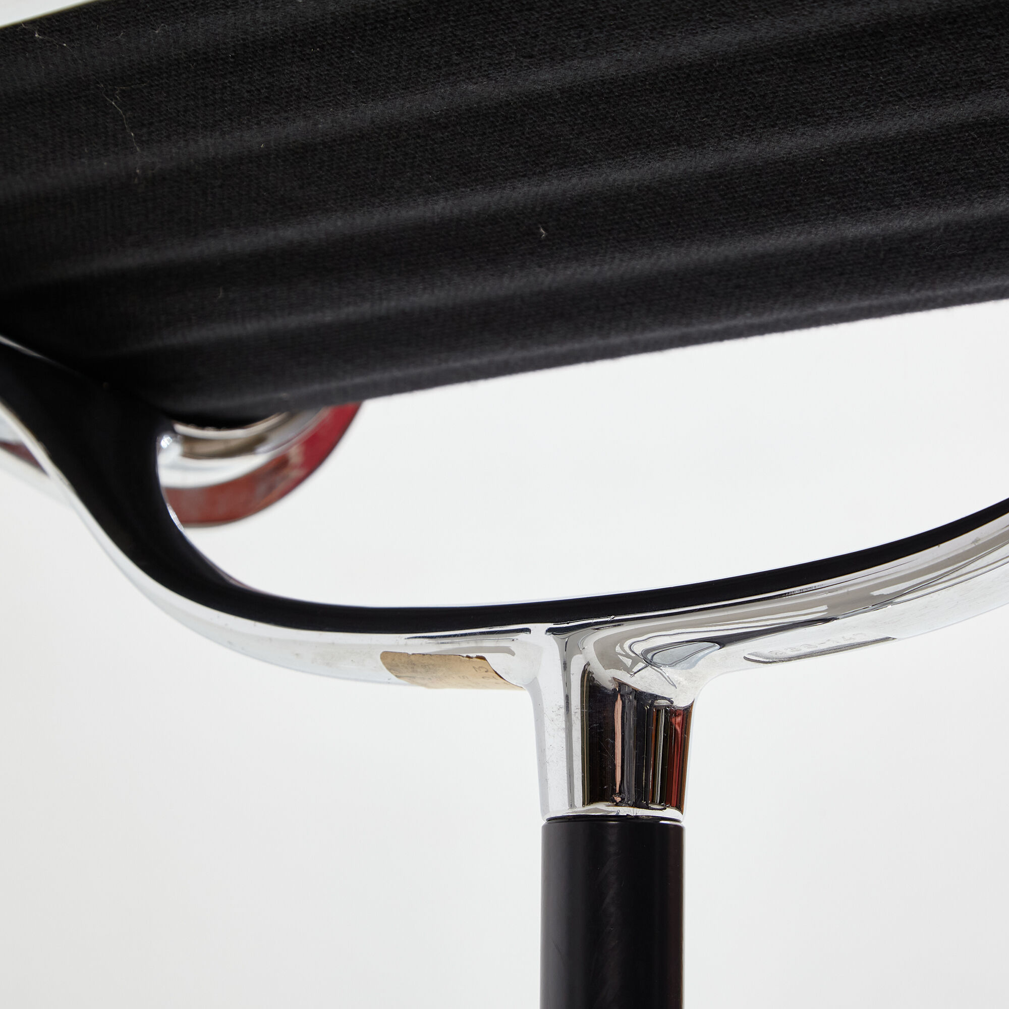 EA105 office chair by Charles & Ray Eames for Vitra