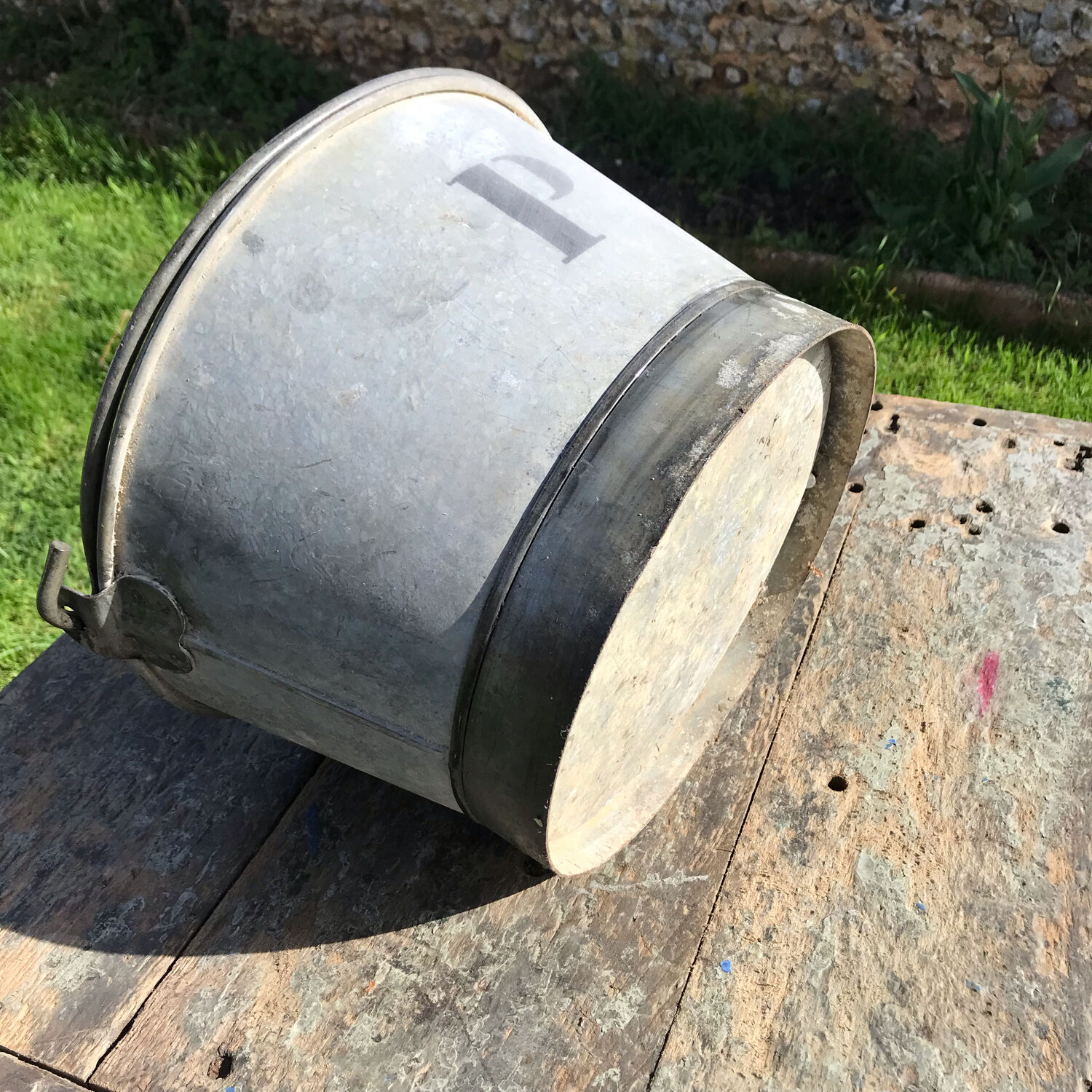 Galvanized well bucket