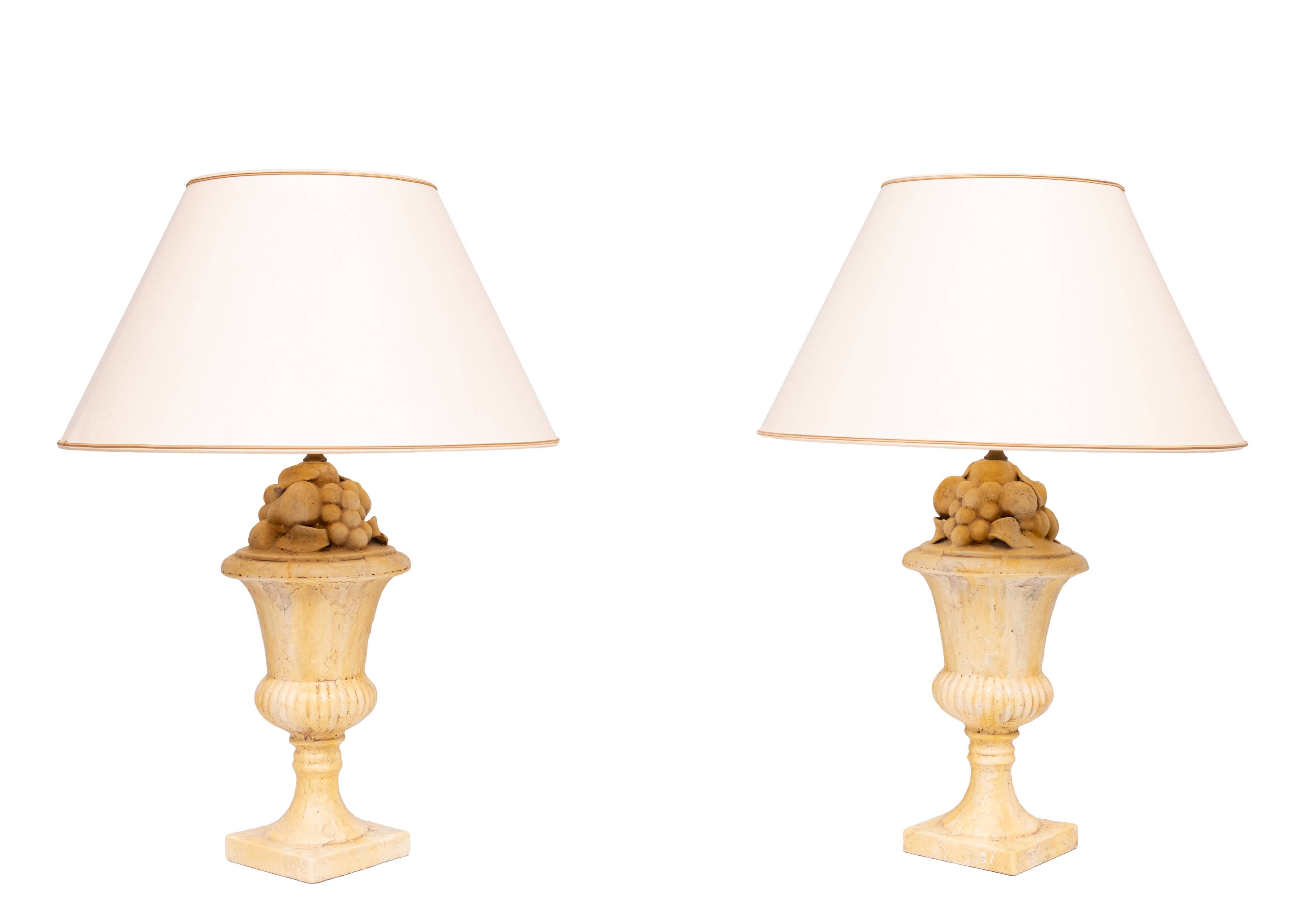 Lampes de table en céramique avec des motifs de fruits, urnes classiques grecques, années 1970, Italie.