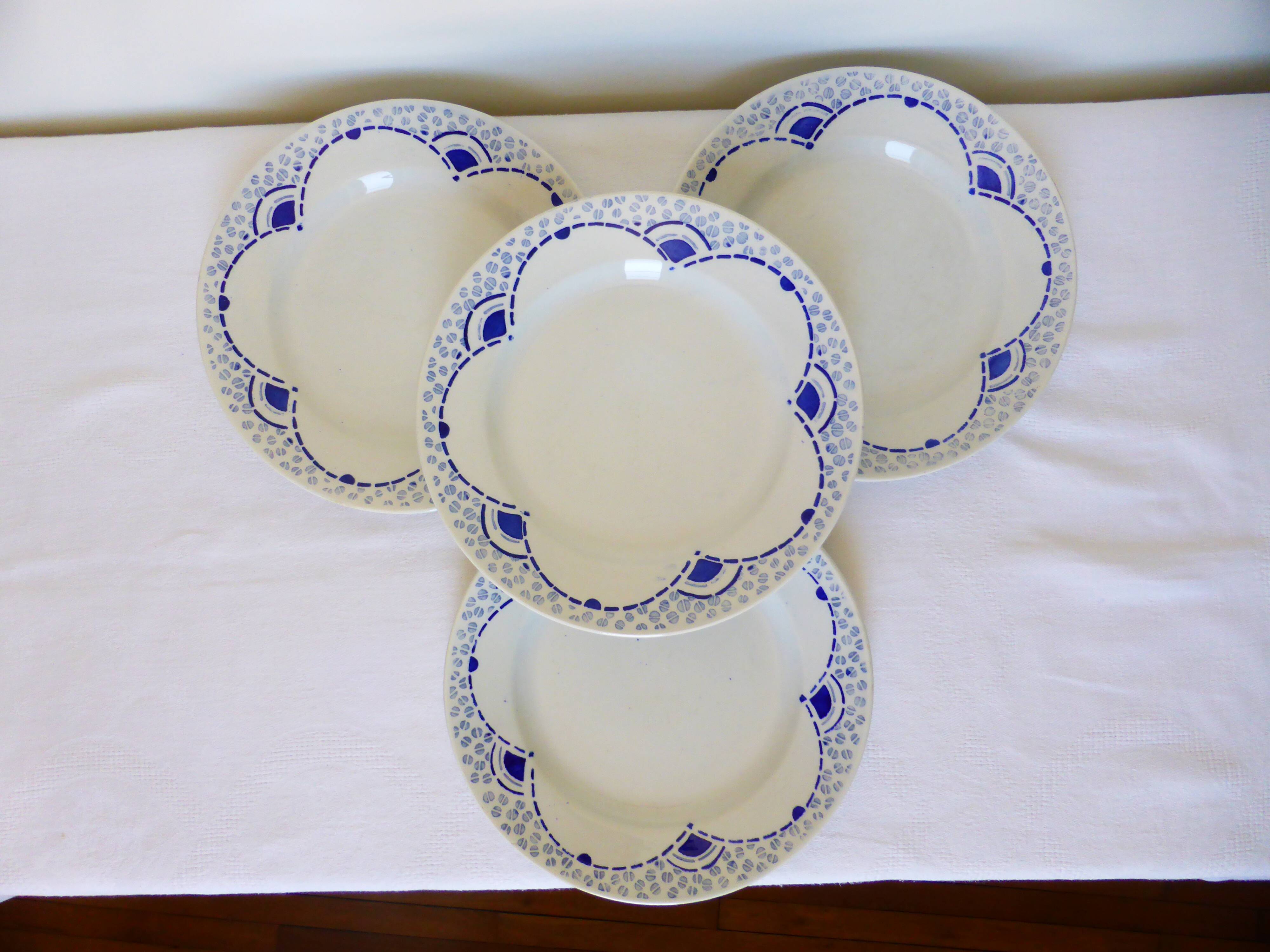4 vintage dessert plates from the Gien manufacture model Pervenche