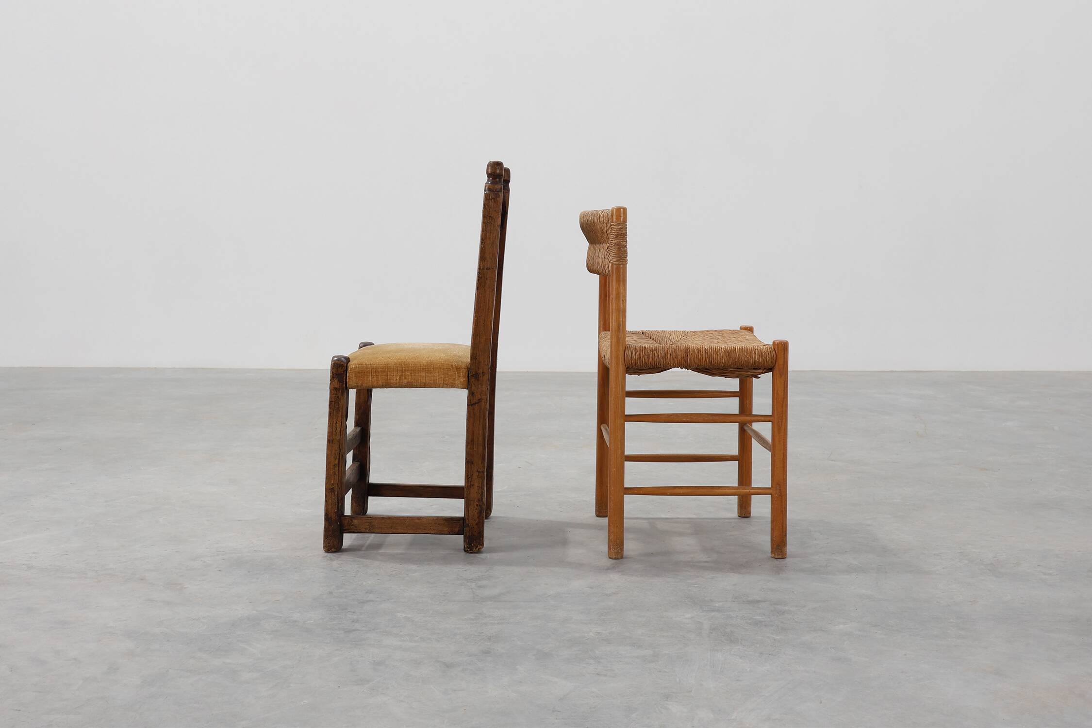 19th Century Spanish Hand-Carved oak Side Chair with Velour Seat