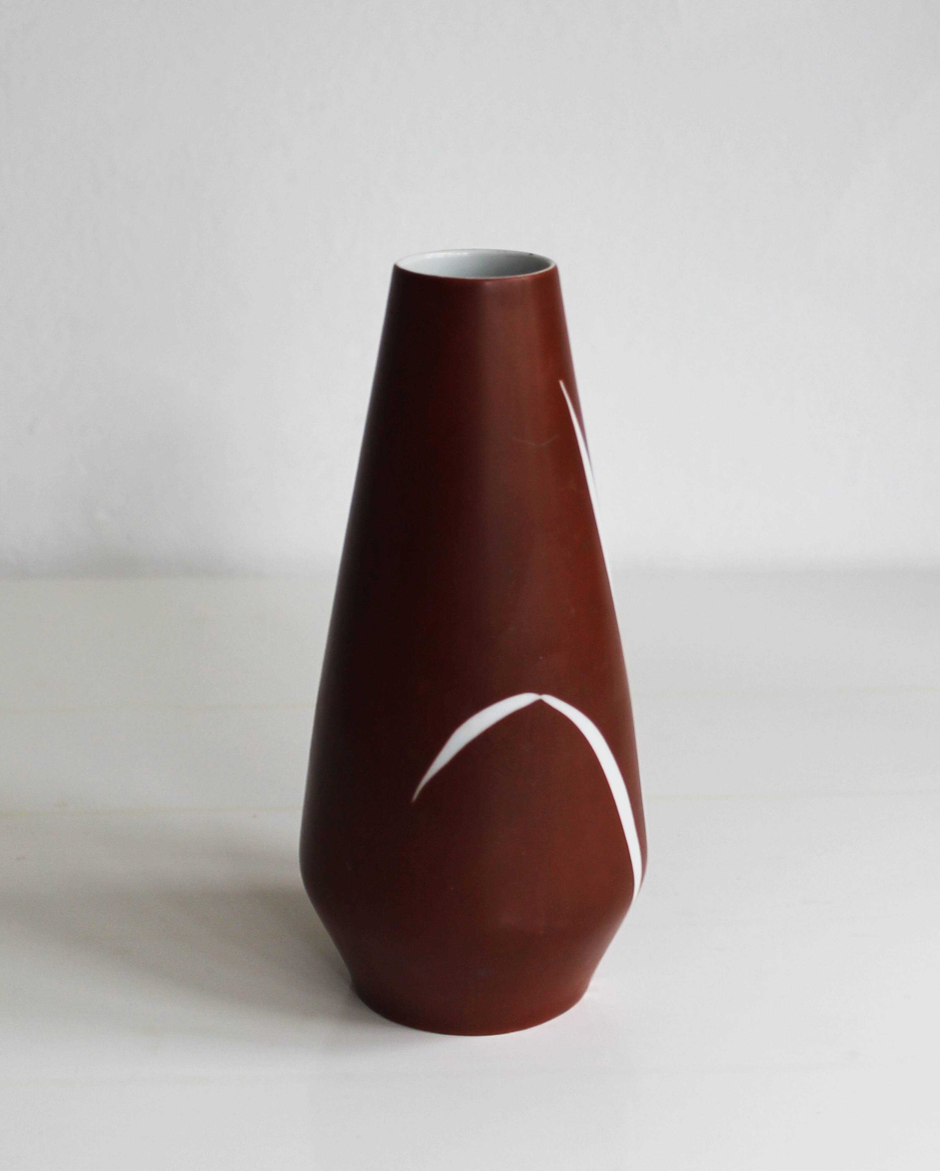 1960s Lichte Porcelain Flower Vase – Mid-Century Elegance