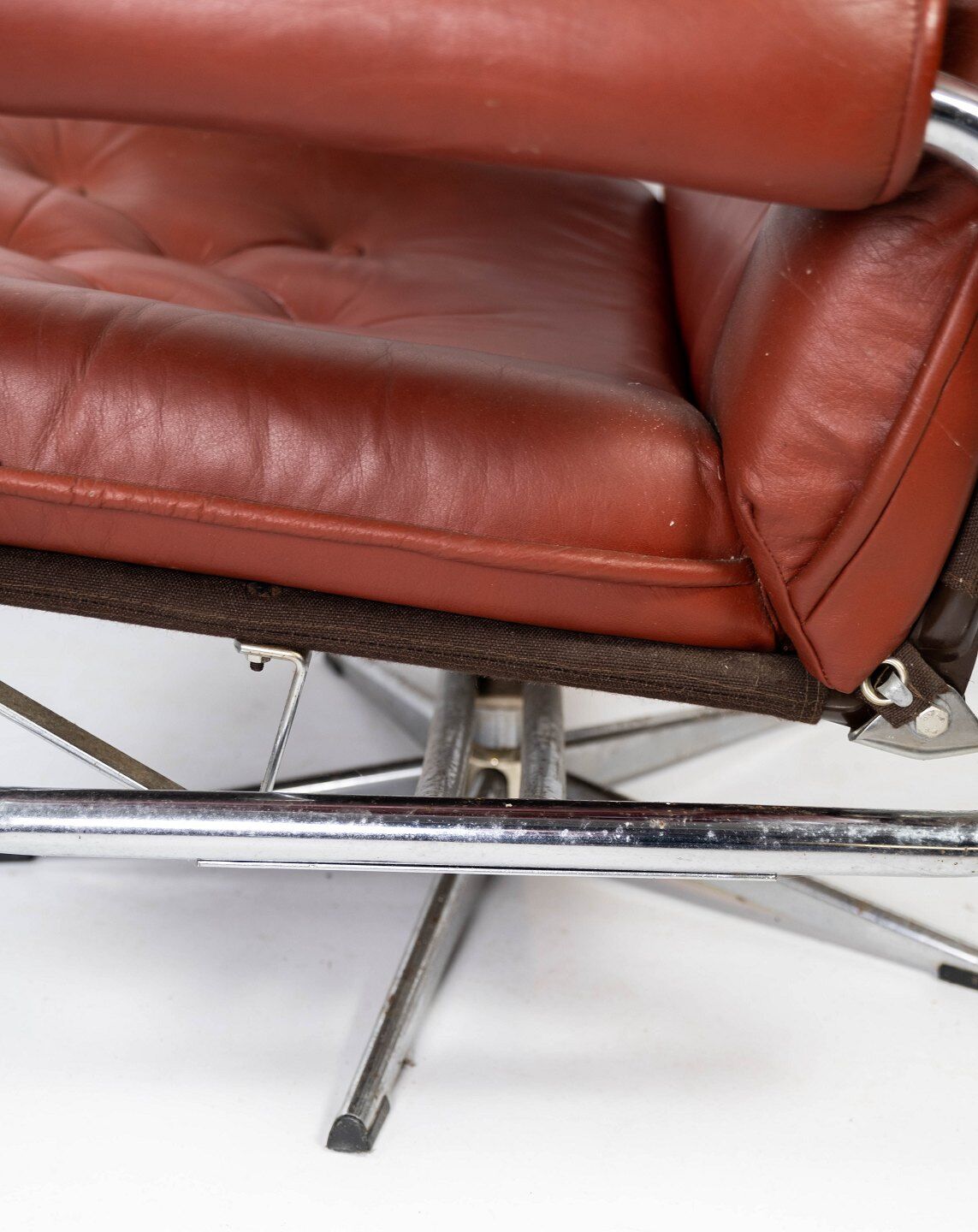 Red leather armchair and Danish metal structure 1960