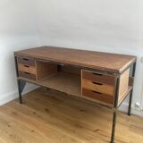 Old-style workbench desk