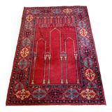 Tapis de prière à arcs et colonnes