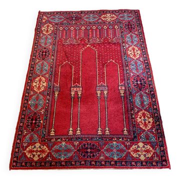 Arches and columns prayer rug