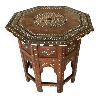 Foldable pedestal table with mother-of-pearl inlays